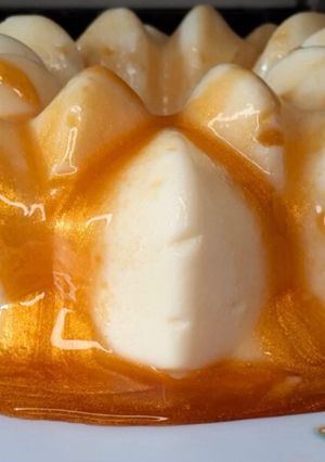 Foto de MANJAR DE COCO CREMOSO COM CALDA DE OURO PERSONALIZADA – FÁCIL E SIMPLES DE FAZER
