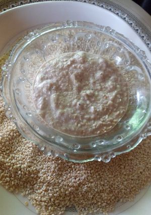 A picture of Tahini shawarma sauce.