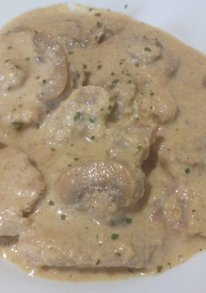 Una foto de Solomillo en salsa de champiñones