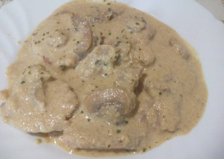 Solomillo en salsa de champiñones