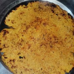 A picture of Makka ka paratha.