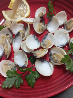 A picture of White Clams in White Wine and Garlic.