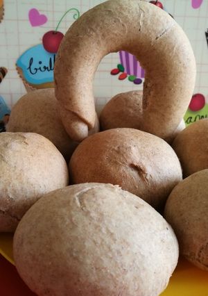 Teljes kiőrlésü zsemle recept fotója