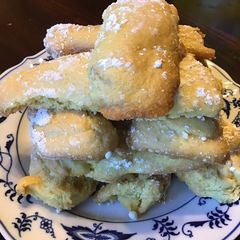 A picture of California Farm Lady Finger Cookies.
