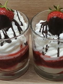 Epres-citromos pohárkrém recept fotója