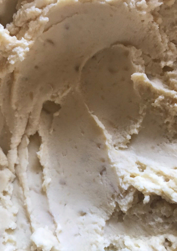 Una foto de Hummus de Arvejas