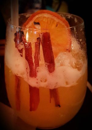 Una foto de Love punch de anana