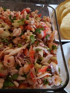 Una foto de Ceviche de jaiba con camarones
