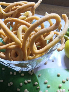 புளிப்பு முறுக்கு (Pulippu murukku recipe in tamil) செய்முறை முக்கிய புகைப்படம்