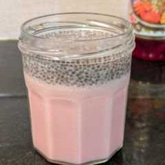A picture of Chia rose milk.