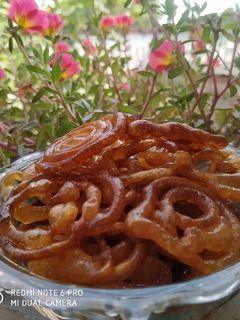 जलेबी (jalebi recipe in Hindi) रेसिपी मुख्य फोटो