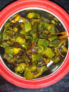 भिंडी की सब्जी (Bhindi ki sabji recipe in Hindi) रेसिपी मुख्य फोटो