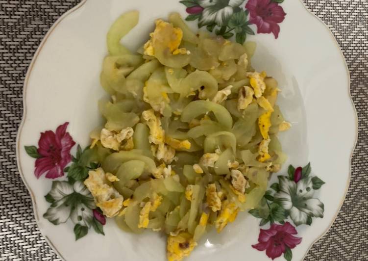 Timun tumis telur enak, harum dan ekonomis