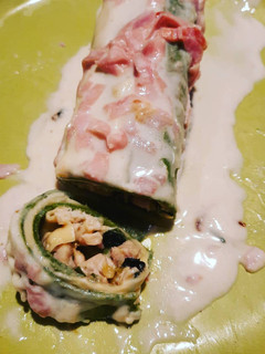 Una foto de Panqueques masa de espinaca rellenos sin tacc