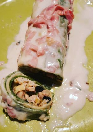 Una foto de Panqueques masa de espinaca rellenos sin tacc