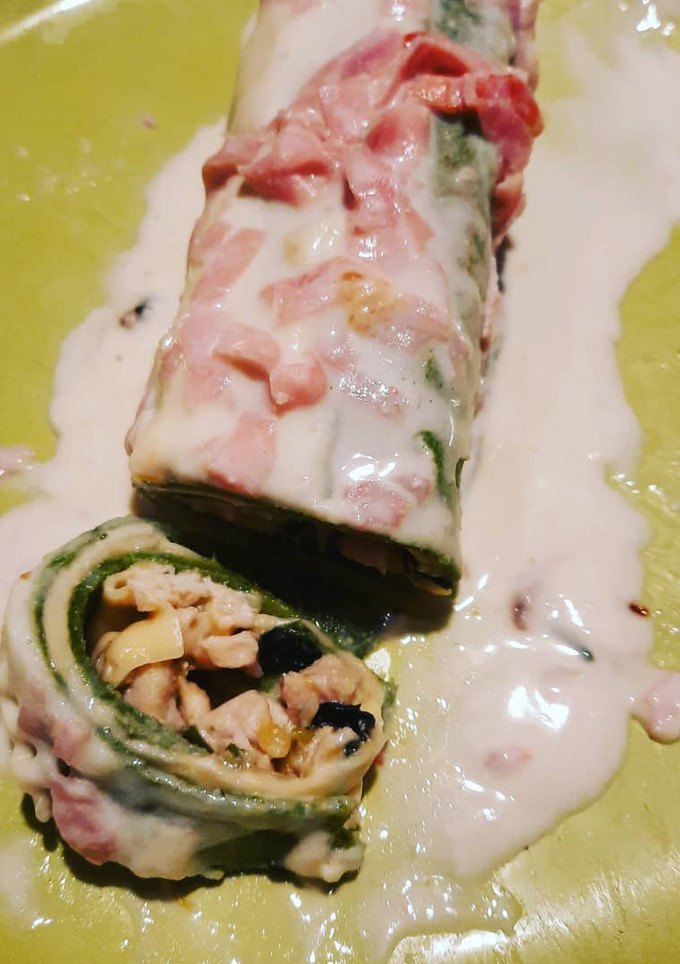 Una foto de Panqueques masa de espinaca rellenos sin tacc