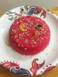பீட்ரூட் ரவா கேசரி (Beetroot Rava Kesari Recipe in Tamil) செய்முறை முக்கிய புகைப்படம்