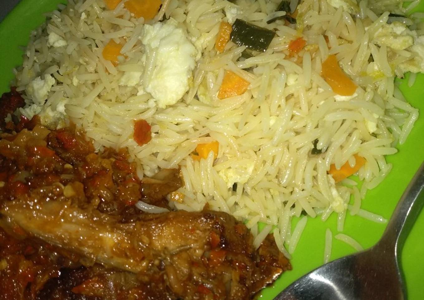 Chinese rice with chicken souce