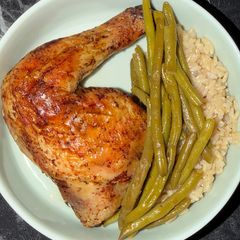 A picture of Chicken&rice with green beans.