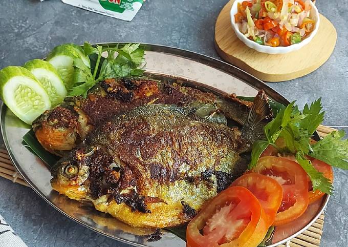 Resep Bawal Bakar Bumbu Santan Oleh Bunda Atsaby Cookpad