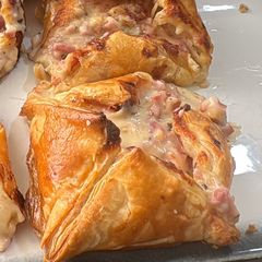 A picture of Irish jambon - a ham and cheese pastry.