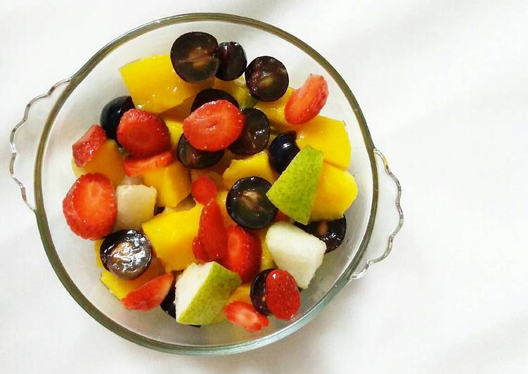 Fruit salad with fresh dressing