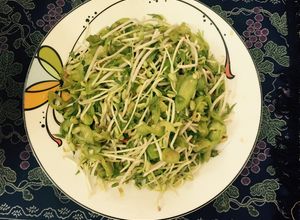 Hình của món Gỏi chay lặc lè giá nhà trồng.