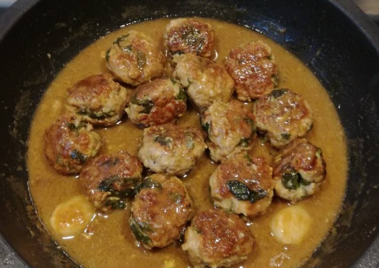 Albóndigas en salsa quemada