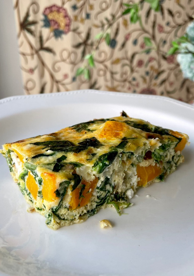 Una foto de Frittata de calabaza, espinacas y queso feta