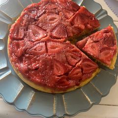 Strawberry upside down cake A picture of Strawberry upside down cake.