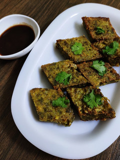 कोथिंबीर वडी (Kothimbir Vadi recipe in Hindi) रेसिपी मुख्य फोटो