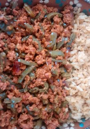 Una foto de Longaniza con nopales