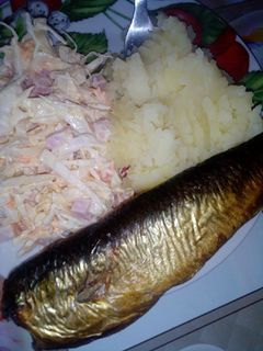 Фото Салат з капусти та ковбаси.