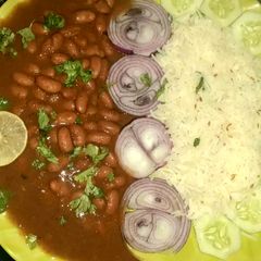 A picture of Kidney bean gravy/rajma gravy.