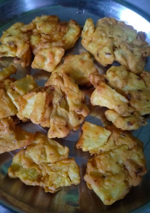 बेसन की पकौड़ी (Besan ki pakodi recipe in hindi) रेसिपी मुख्य फोटो