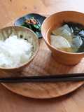 Japanese radish and seaweed miso soup