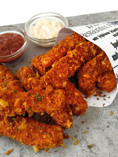 Una foto de "Fish fingers" caseros al horno {palitos de pescado}