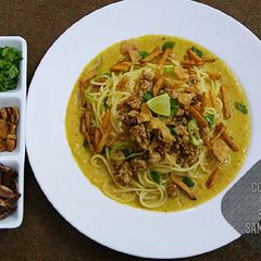 A picture of Burmese khaosoey 😋.
