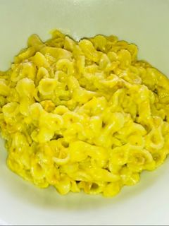 Una foto de Moñitos con salsa de atún y crema