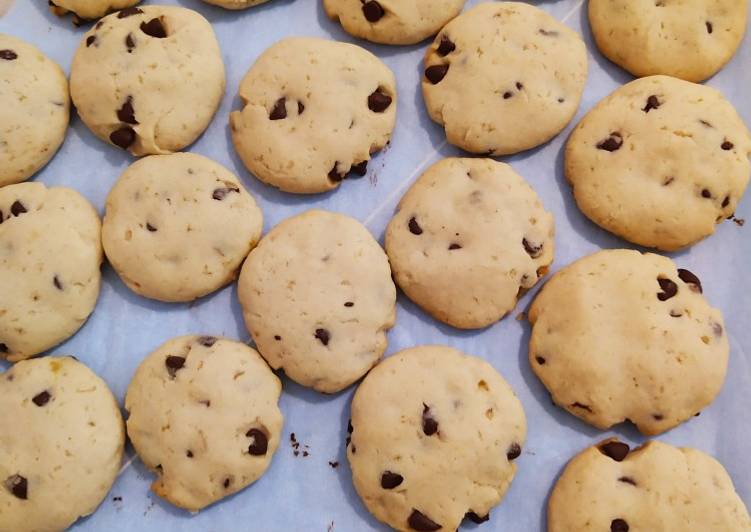 Biscotti banana e gocce di cioccolato