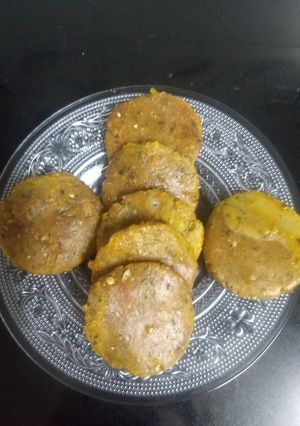 A picture of Jowar (pearl millet) masala idli.