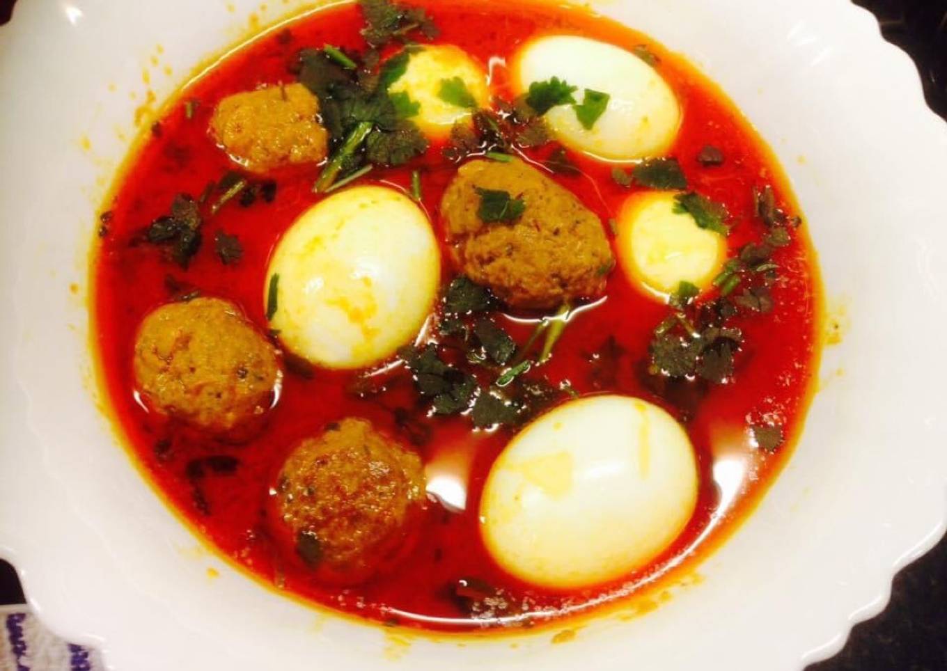 Egg and Meatballs curry: (Ande aur Kofte ki Curry)