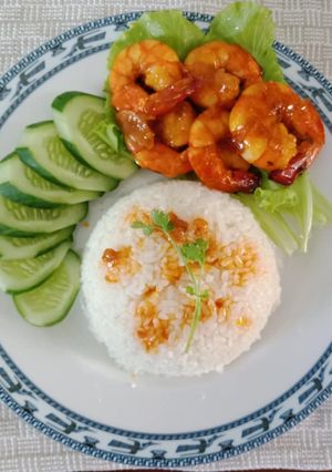 Hình của món Tôm rim sốt me.