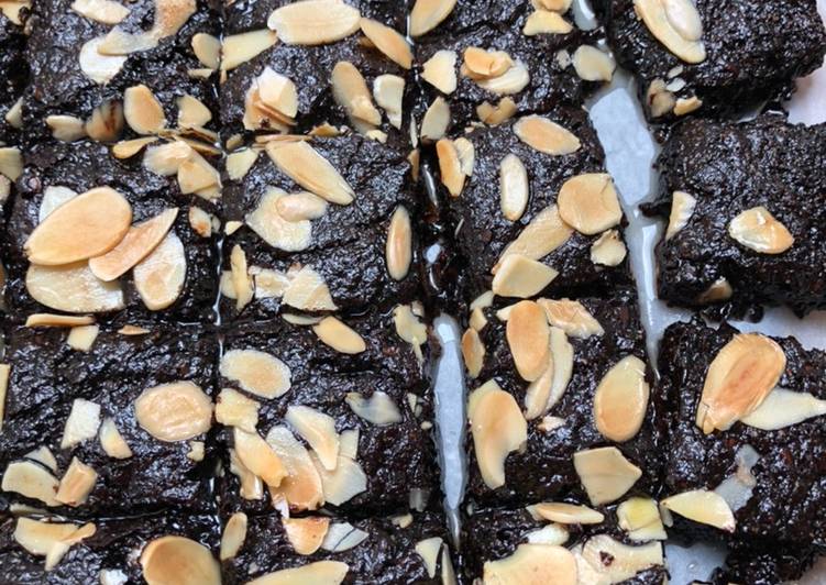 Resep FUDGY VEGAN BROWNIES 🍫 🌰, Lezat Sekali