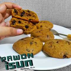 A picture of Cookies coffee chocolate chips chewy.