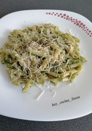 Foto principal de Macarrones con brócoli y queso