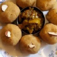 A picture of Sattu ke ladoo.