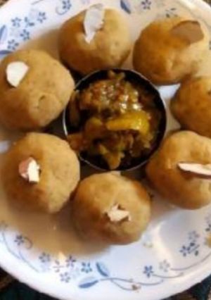 A picture of Sattu ke ladoo.