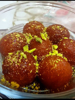 बिस्कुट गुलाब जामुन (Biscuit gulab jamun recipe in Hindi) रेसिपी मुख्य फोटो