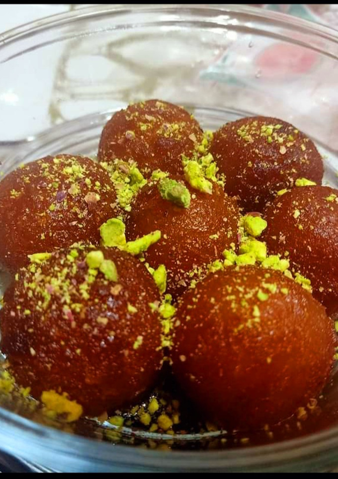 बिस्कुट गुलाब जामुन (Biscuit gulab jamun recipe in Hindi) रेसिपी मुख्य फोटो